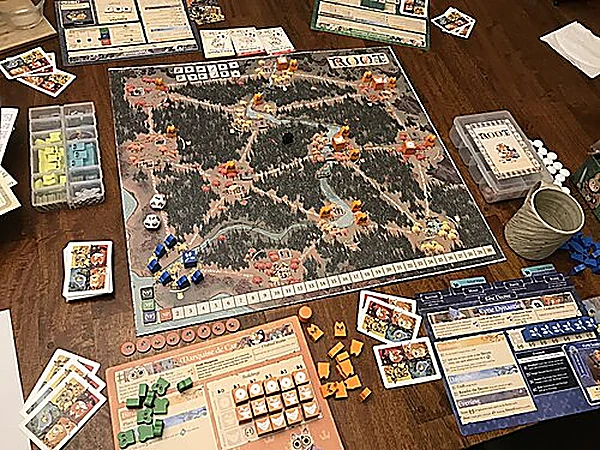 Portada del juego de mesa Root (Leder Games)